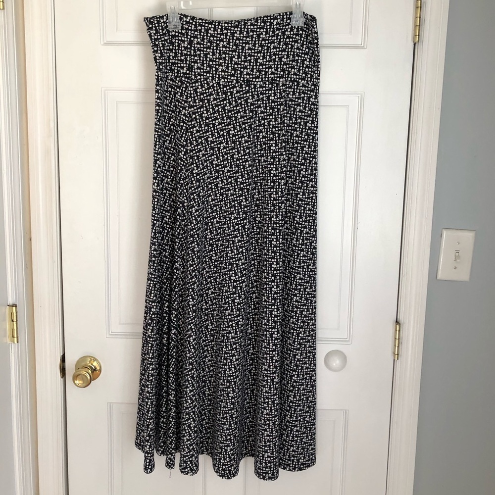 Lularoe skirt